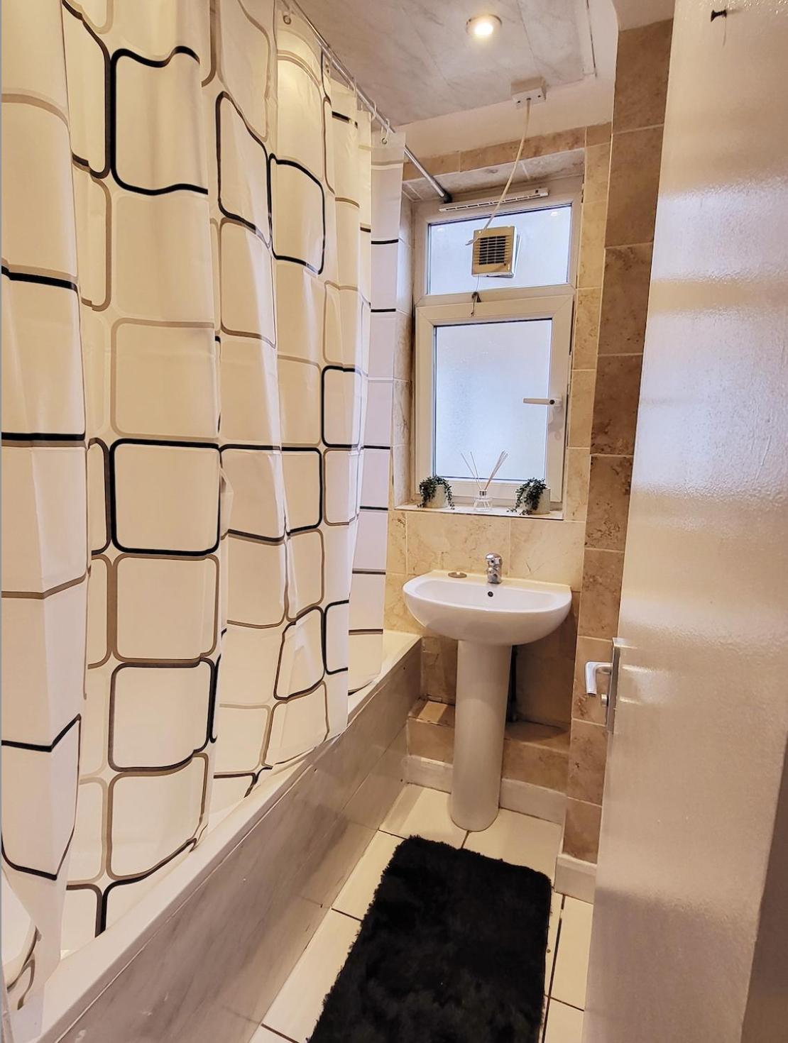 Apartamento Huge And Affordable 3 Bedroom Flat In Hammersmith For 7 People With Welcome Breakfast Londres