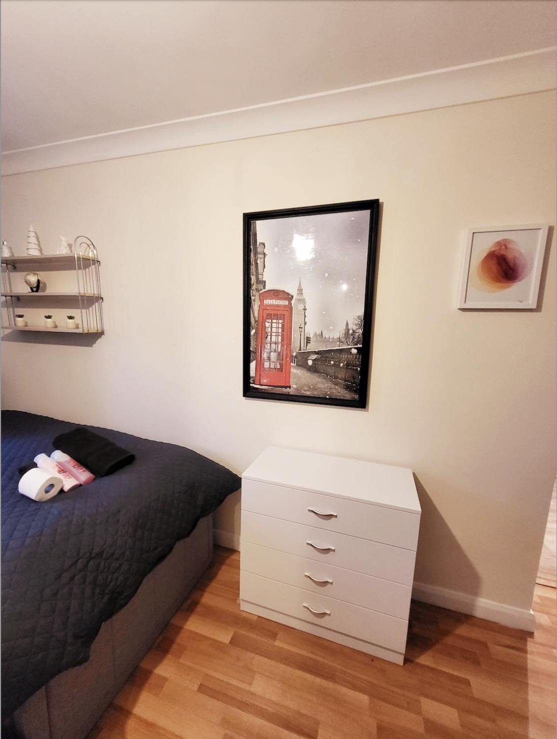 Huge And Affordable 3 Bedroom Flat In Hammersmith For 7 People With Welcome Breakfast *