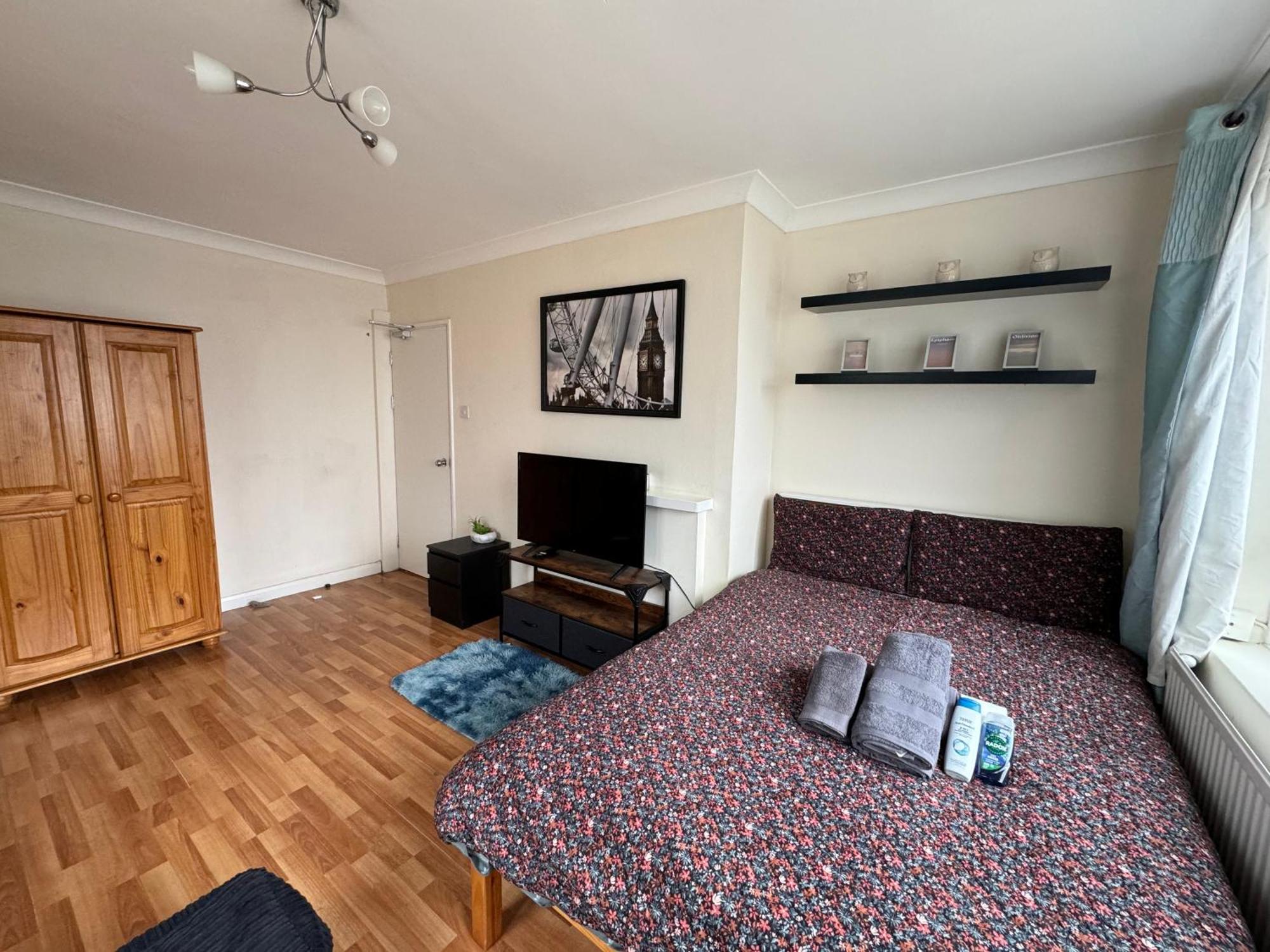 Huge And Affordable 3 Bedroom Flat In Hammersmith For 7 People With Welcome Breakfast Londres