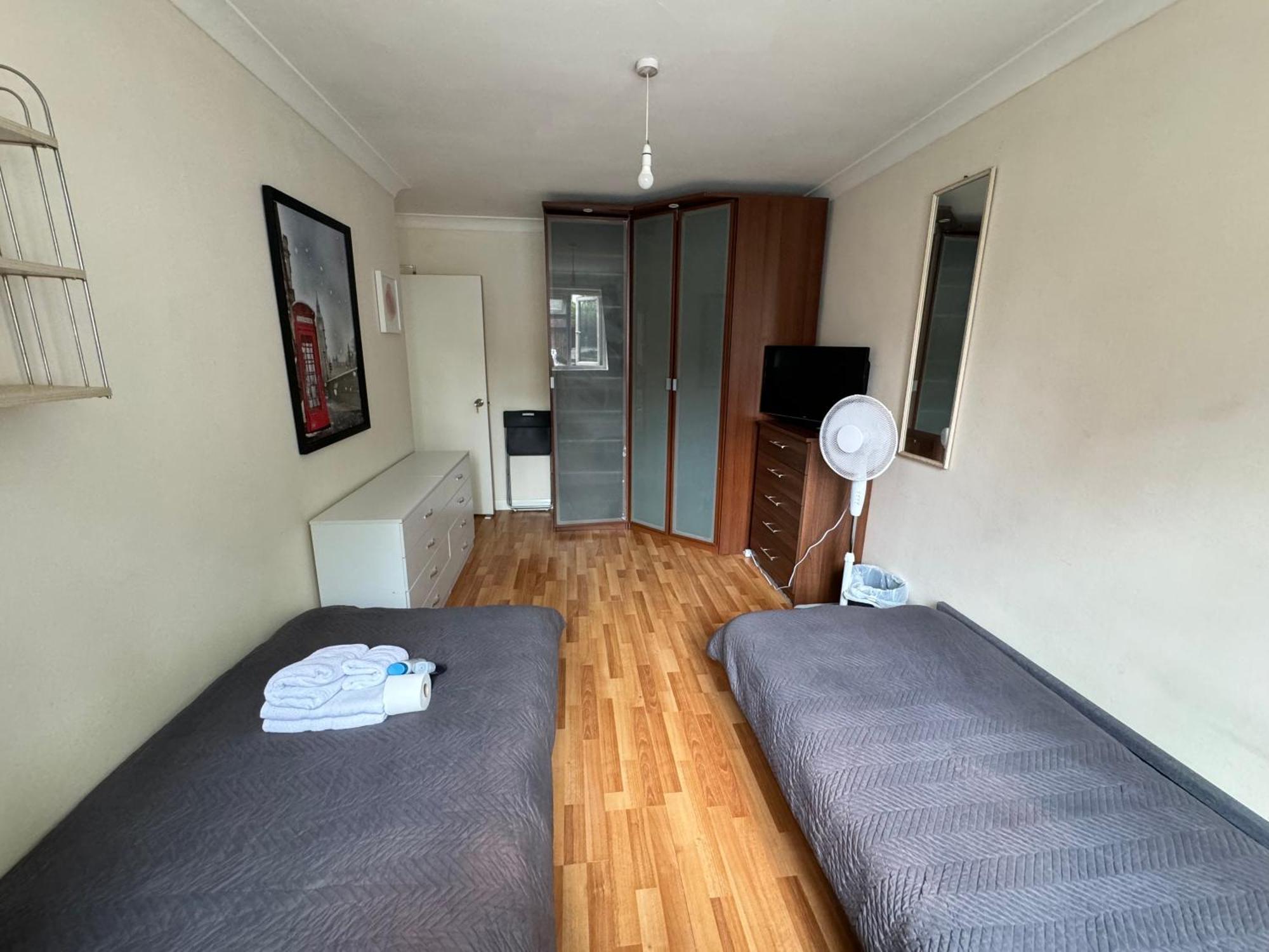 Huge And Affordable 3 Bedroom Flat In Hammersmith For 7 People With Welcome Breakfast Londres