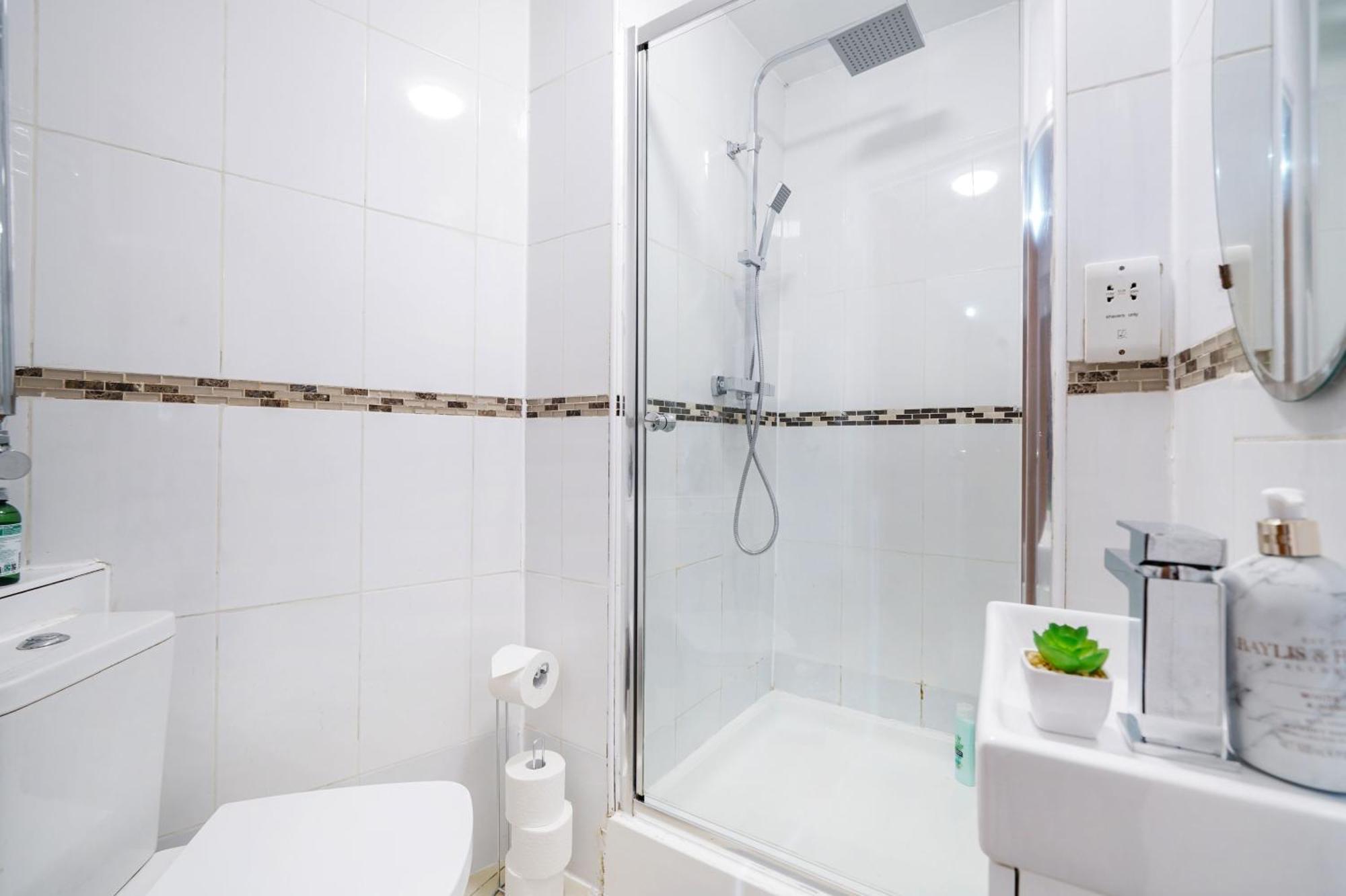 Livestay Affordable One Bedroom & Studio In India Docks E14 * Londres