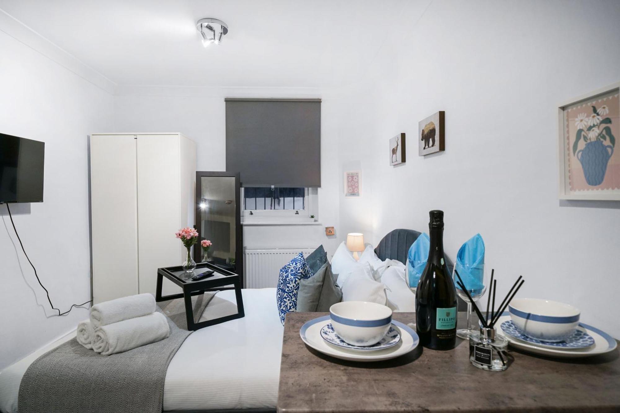 Livestay Affordable One Bedroom & Studio In India Docks E14