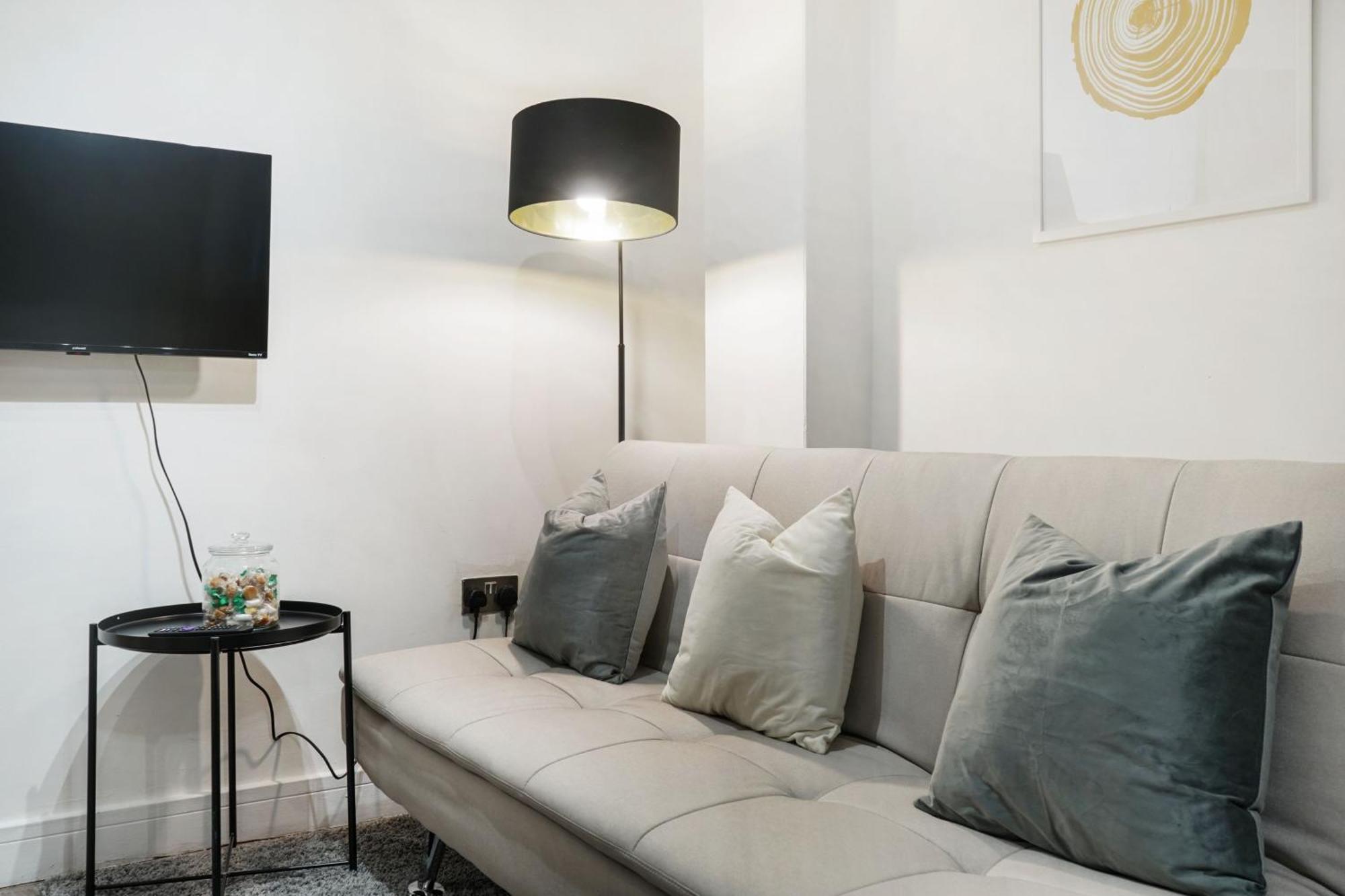 Livestay Affordable One Bedroom & Studio In India Docks E14 * Londres