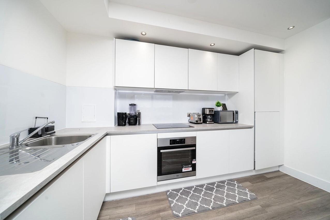 Deluxe Double Bed In Shared Near Canary Wharf, Airport & O2 Arena With Thames View Apartamento *