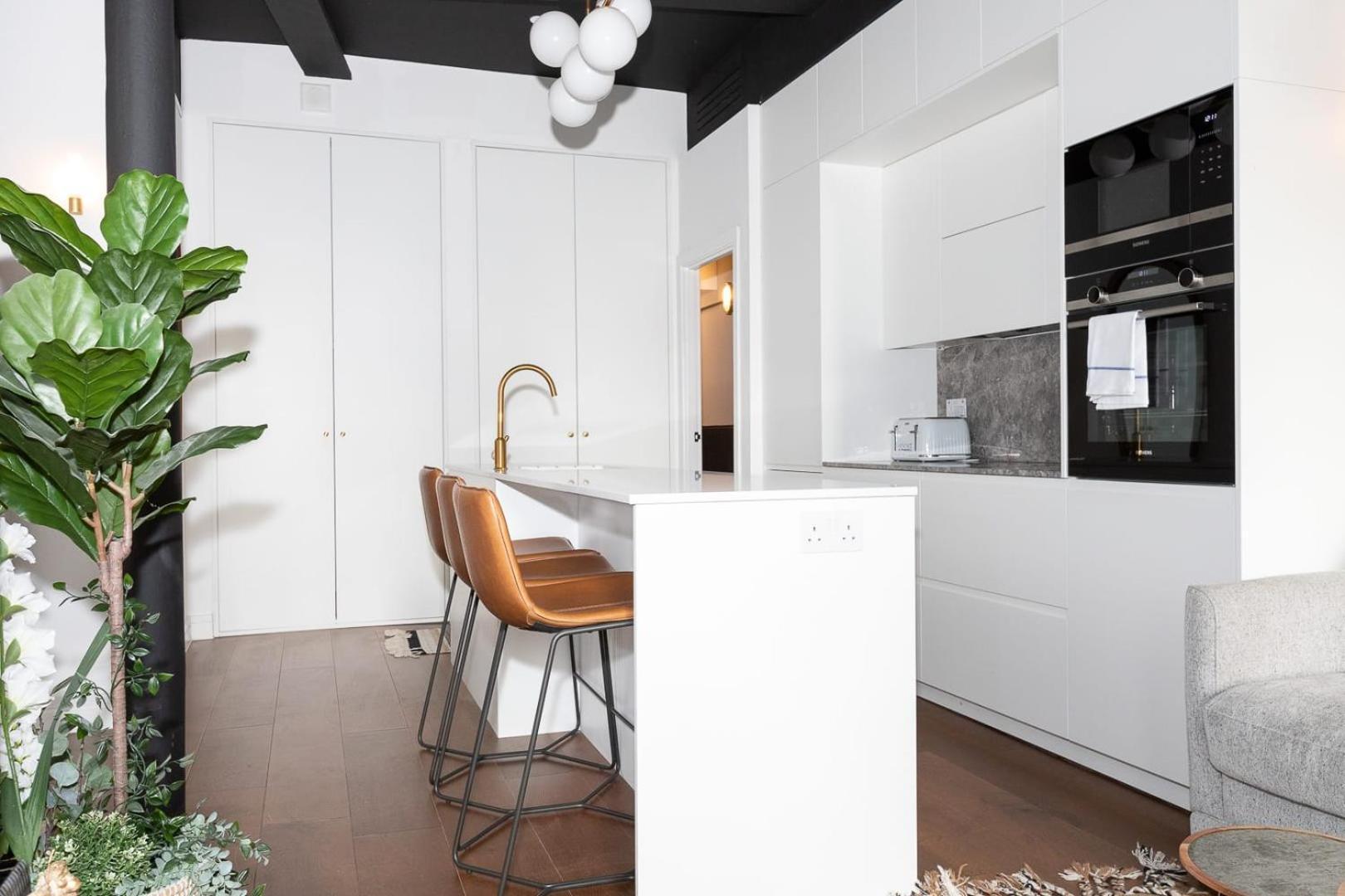 Two Adjacent Luxurious 1 Bed Appartement *