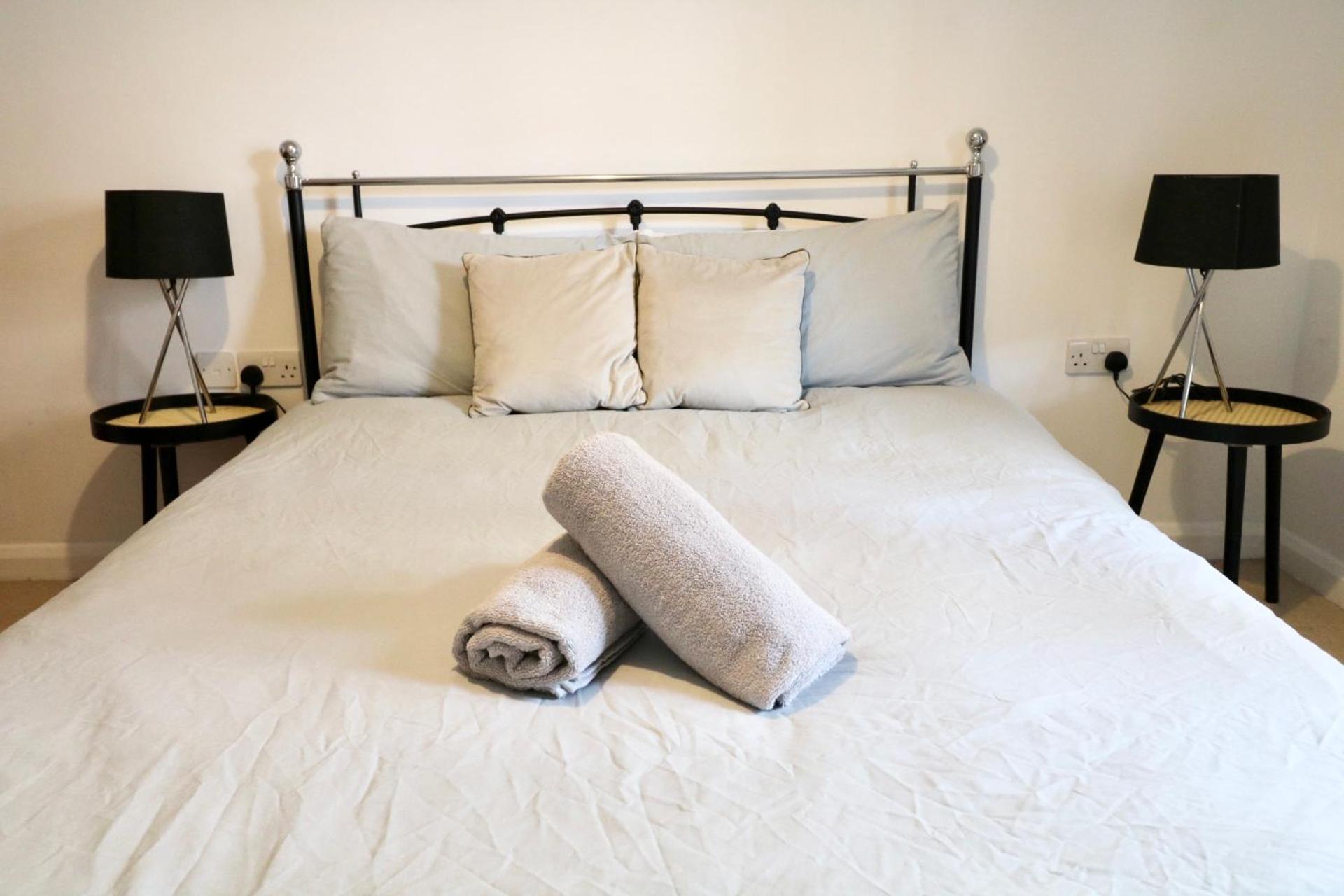Modern 2 Bed Close To Station Apartamento Londres