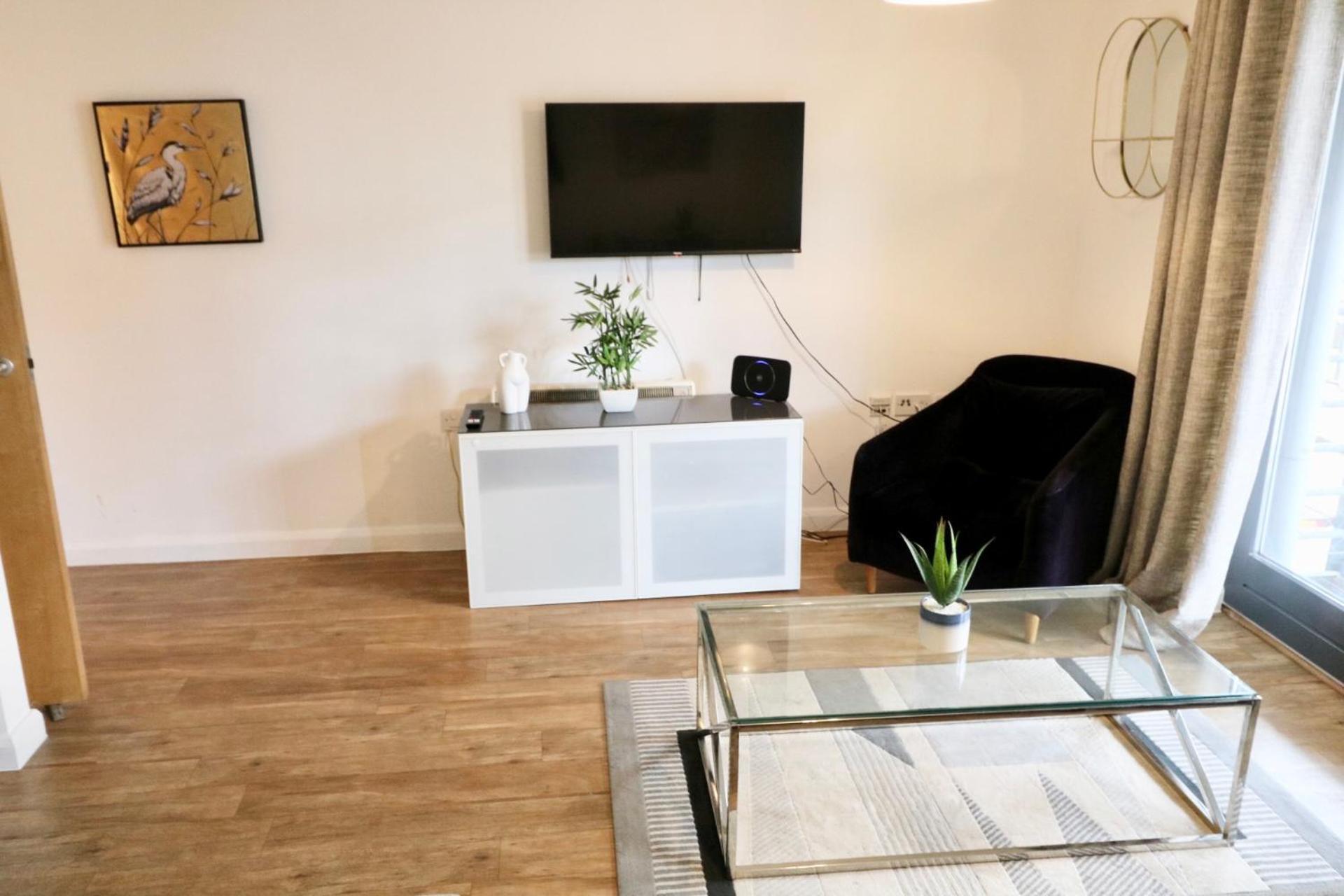 Apartamento Modern 2 Bed Close To Station Londres