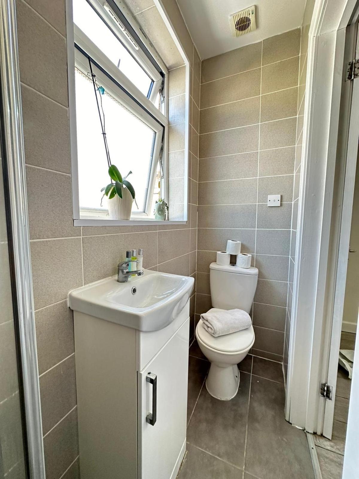 One Bedroom In Appartement *