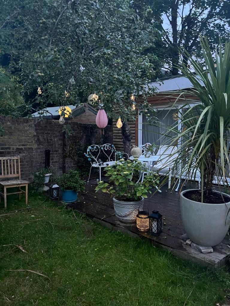 Beautiful Garden View Apartment