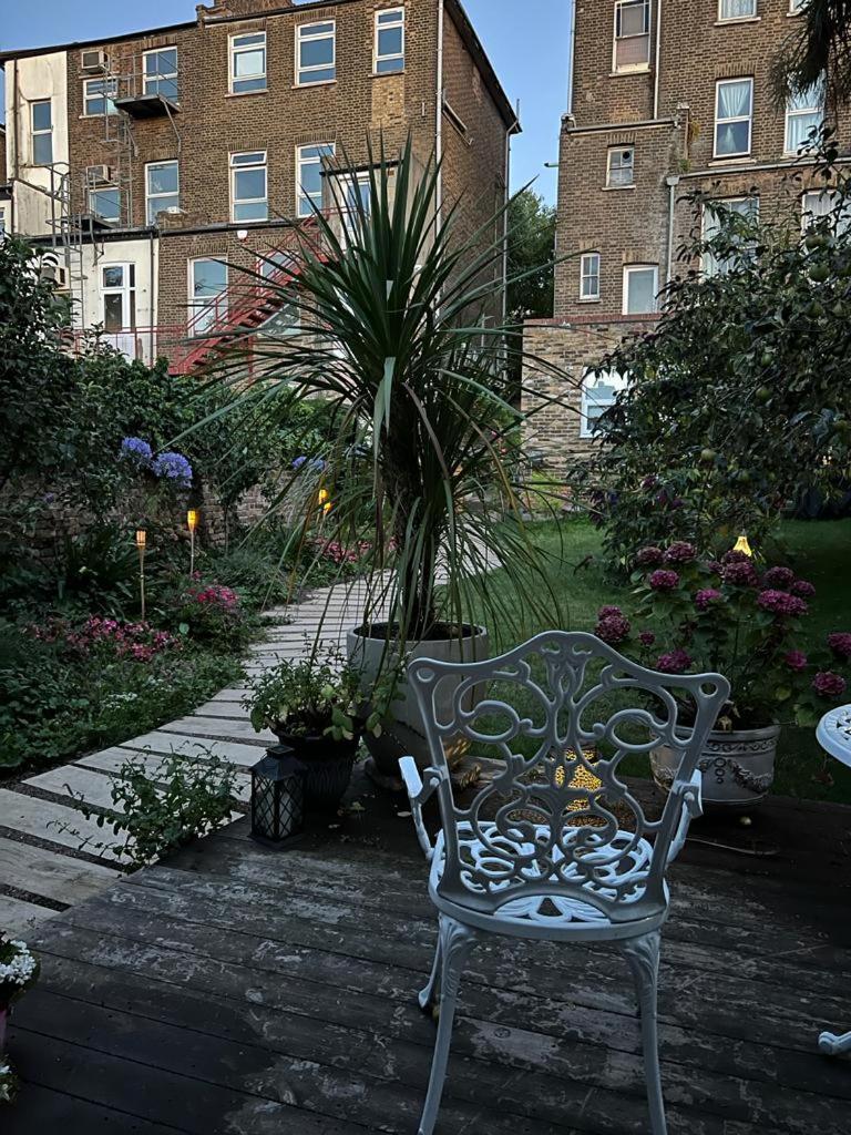 Apartment Beautiful Garden View *