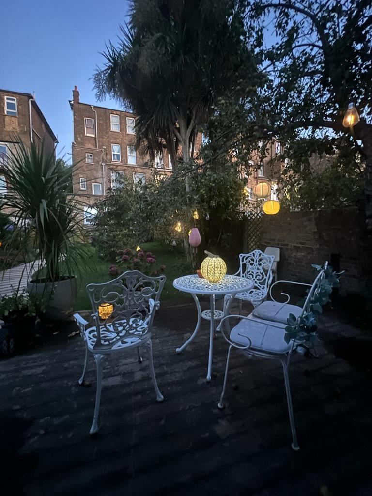 Beautiful Garden View * London
