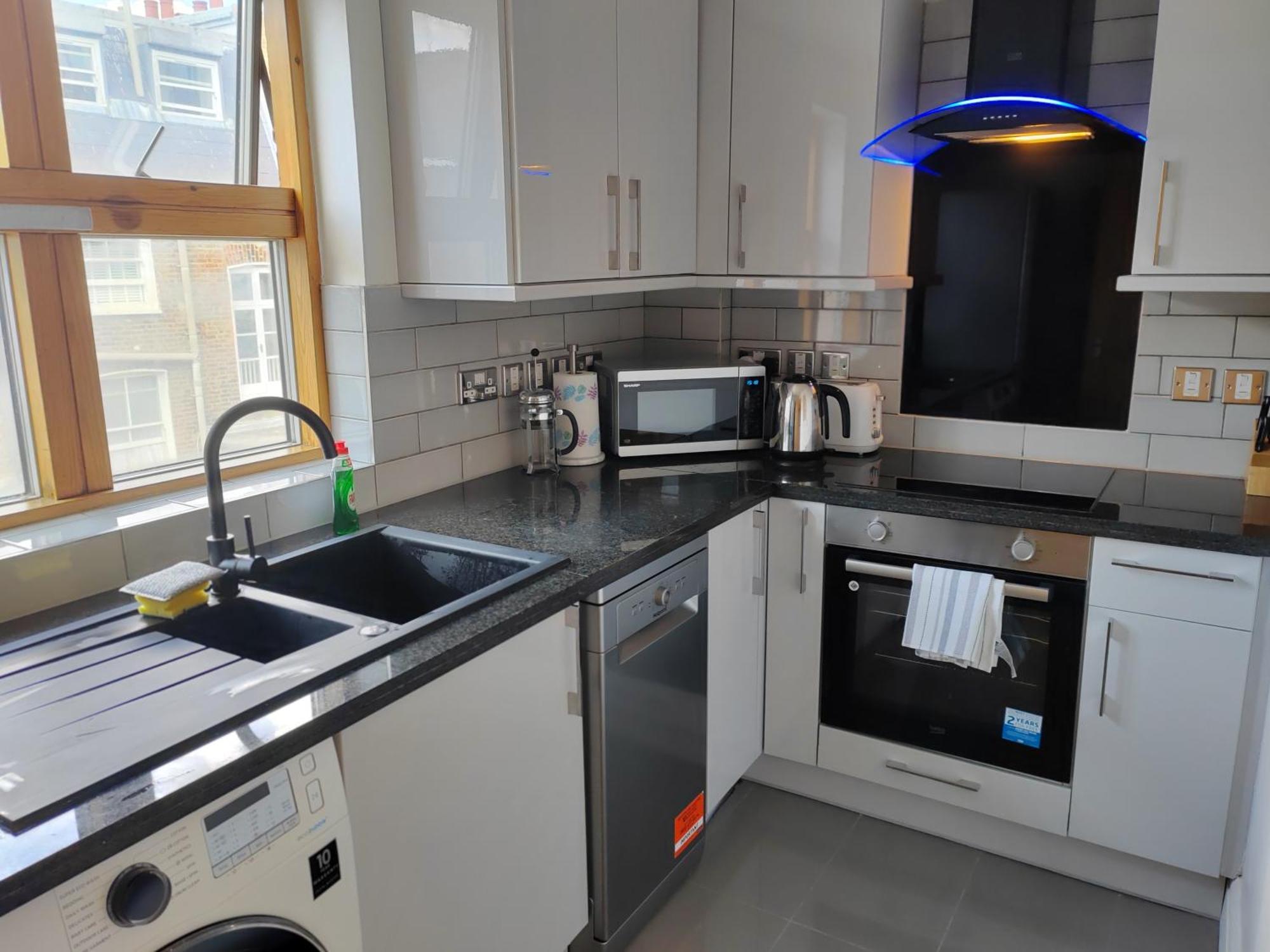 Luxury Two Bedroom In Bayswater *