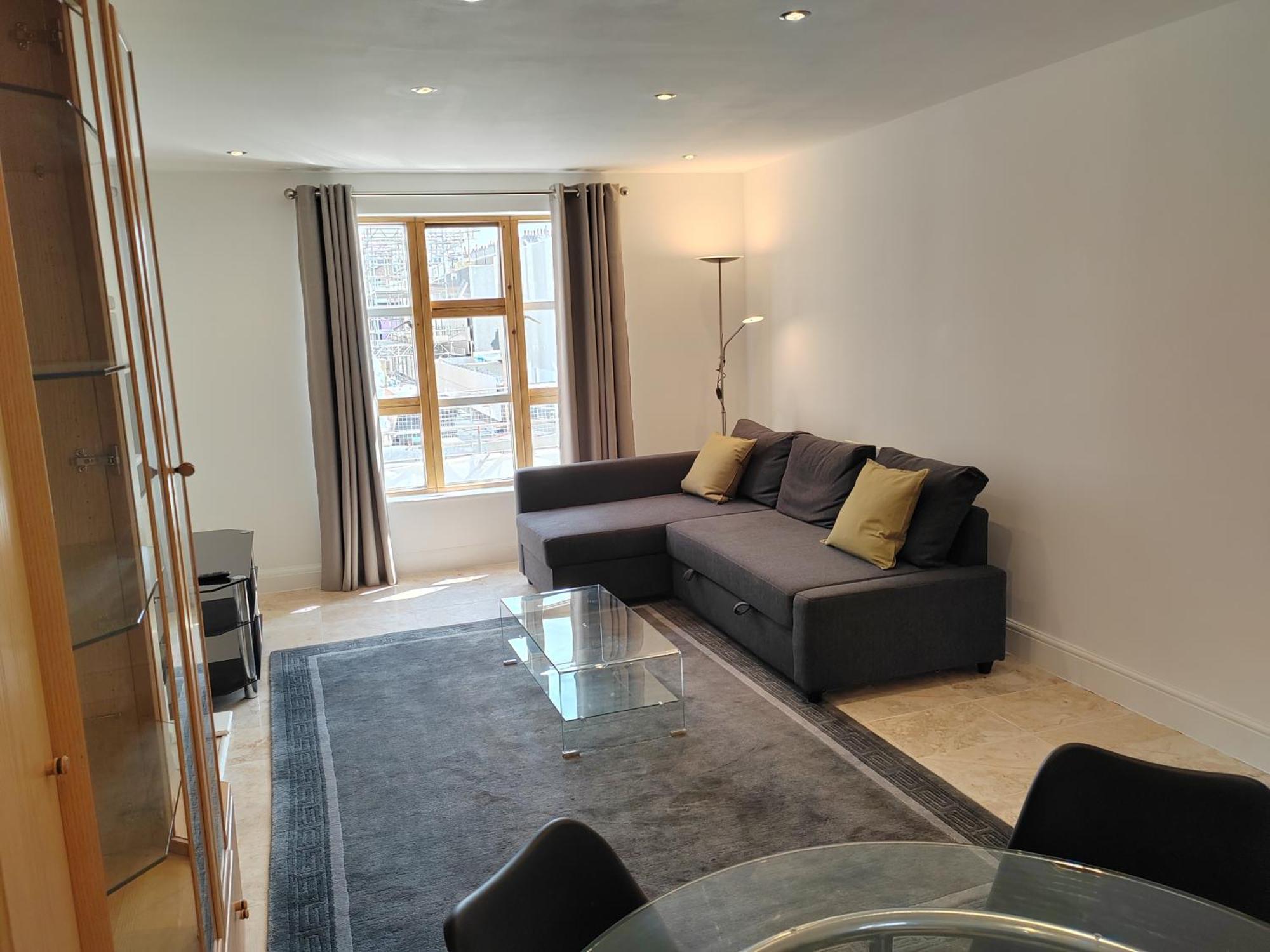 Luxury Two Bedroom In Bayswater *