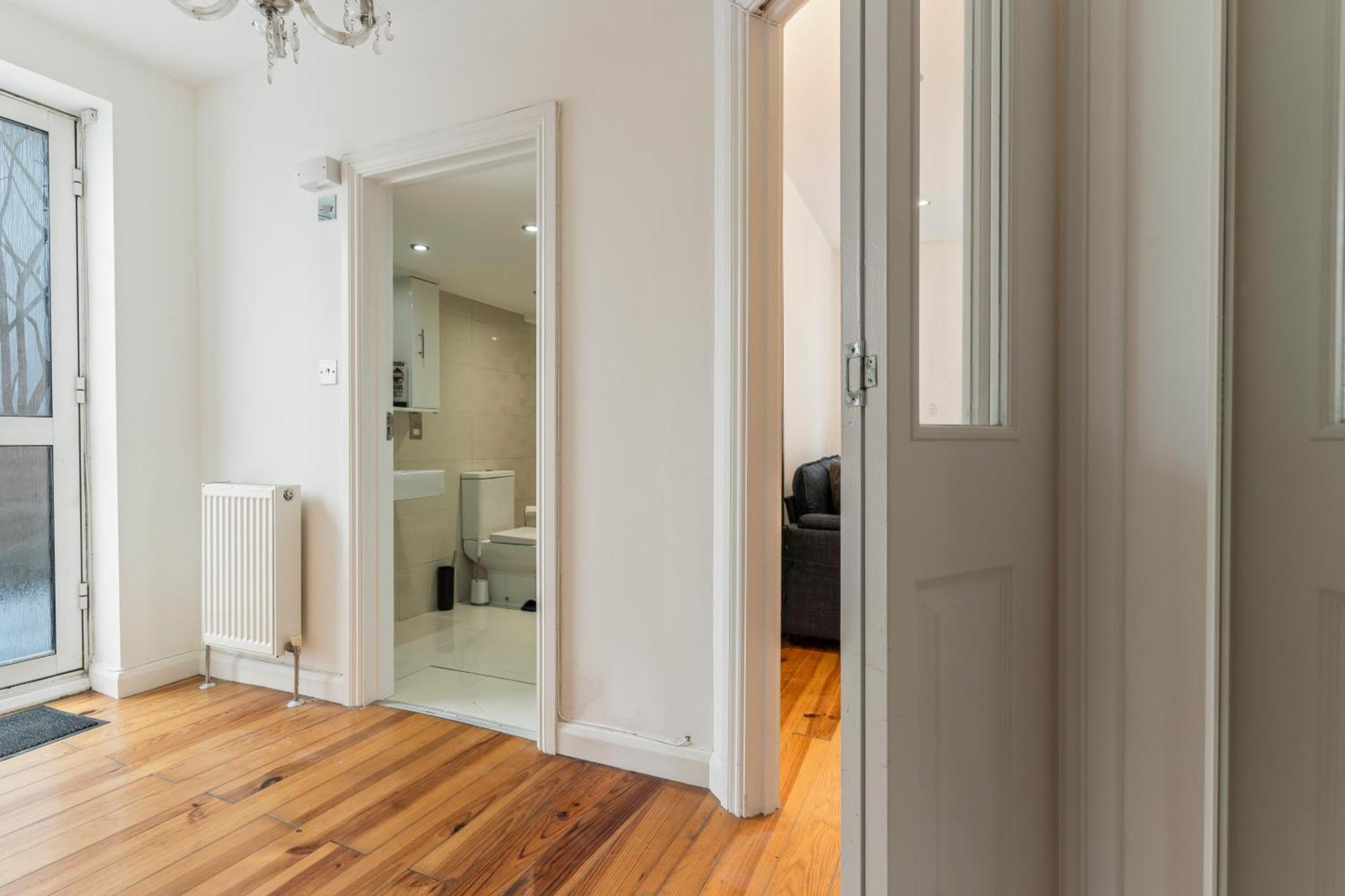 Charming 2-bed Flat With Garden In * Londen