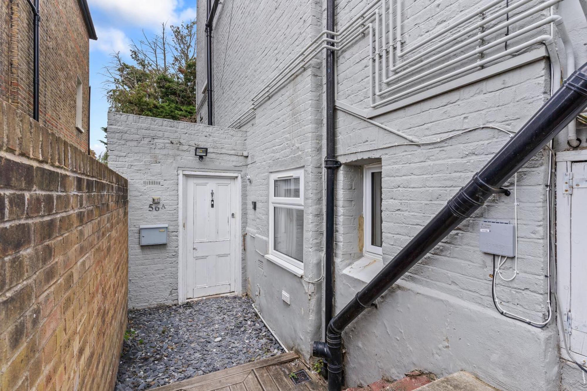 Charming 2-bed Flat With Garden In Appartement Londen