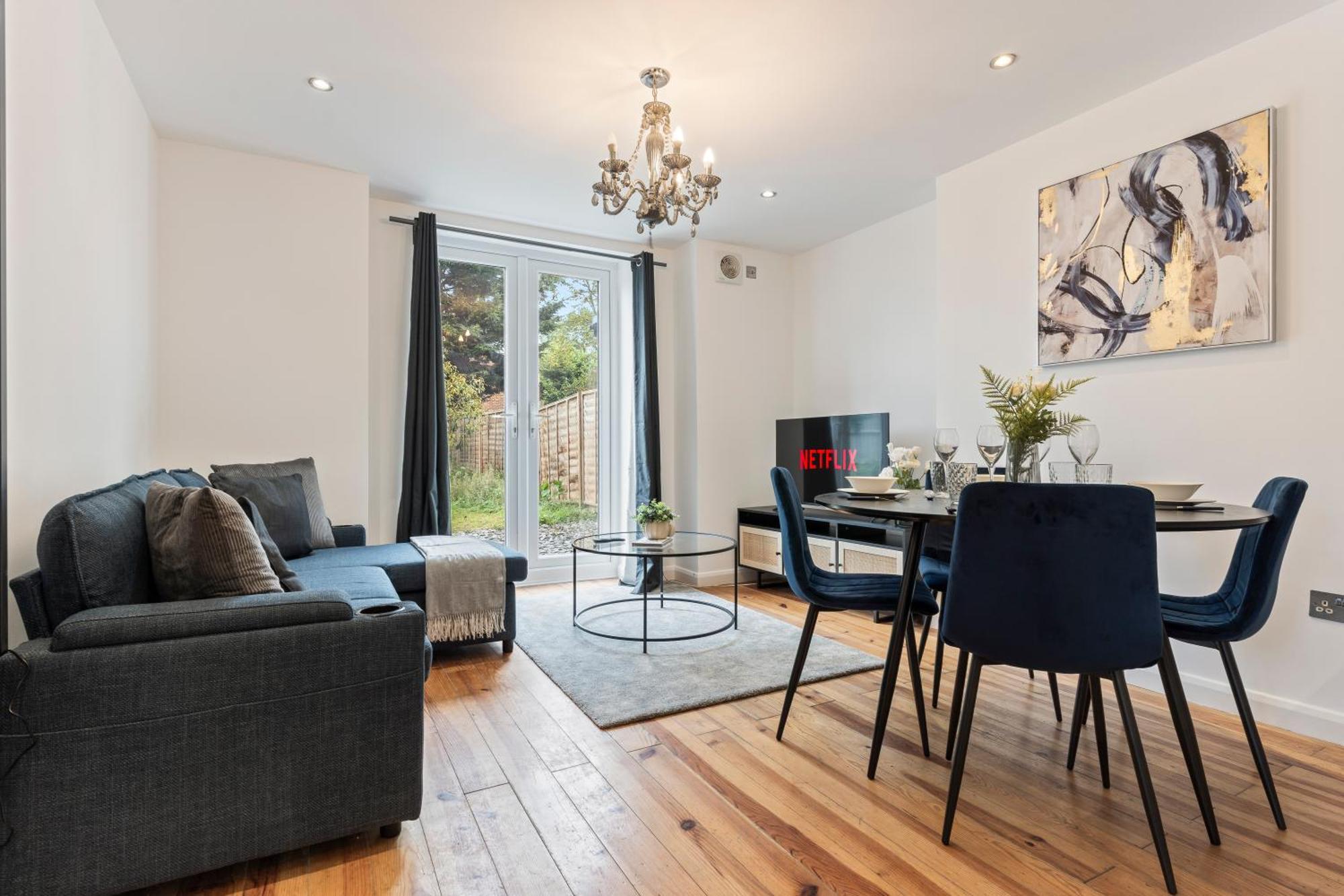 Charming 2-bed Flat With Garden In * Londen