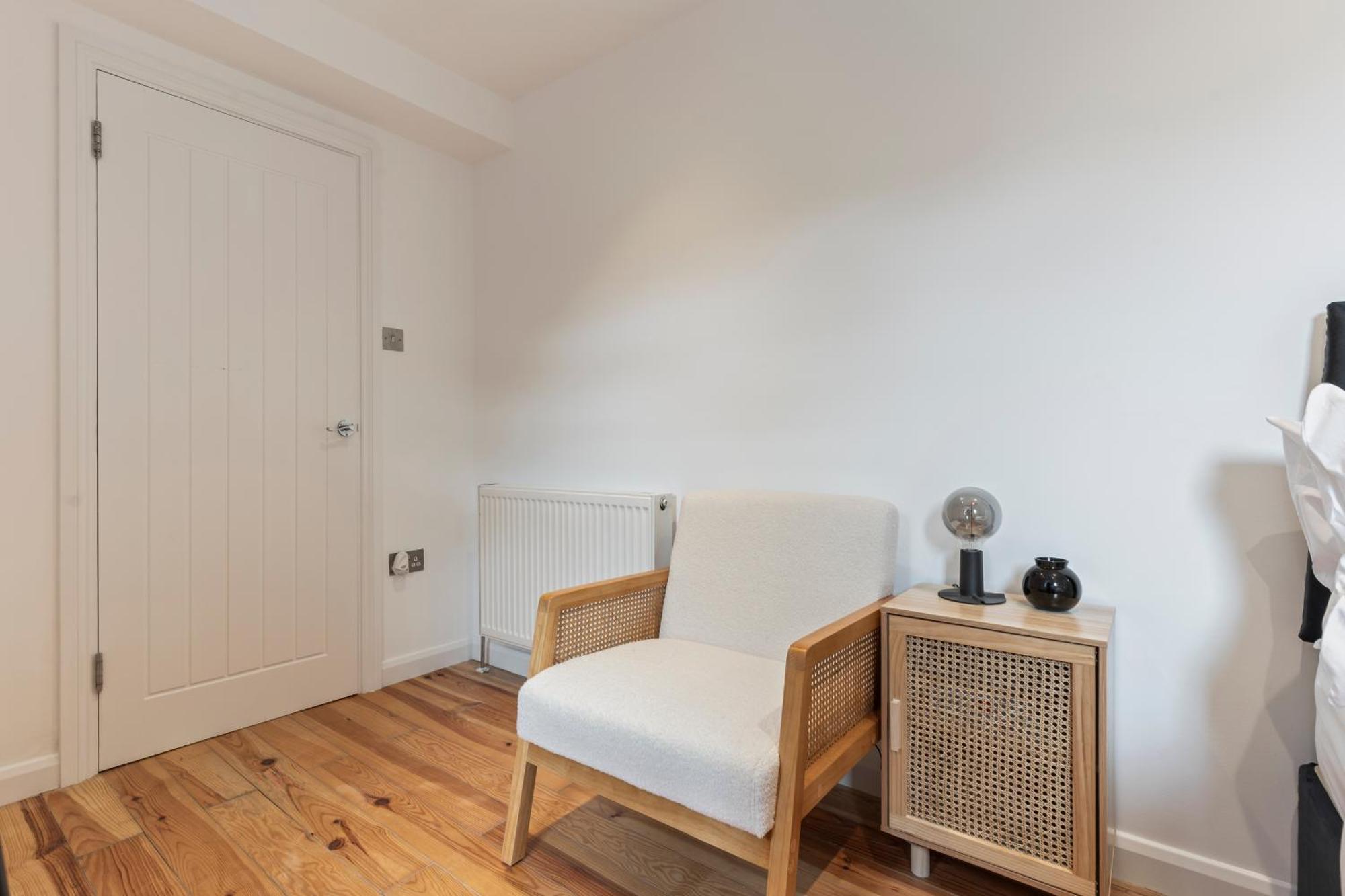 Appartement Charming 2-bed Flat With Garden In Londen
