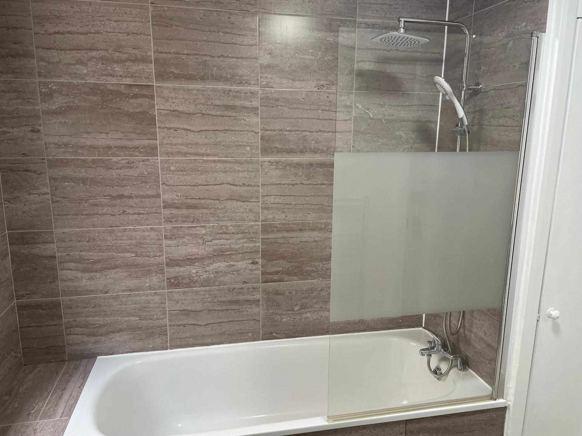 Luxury With Open Garden Apartment London