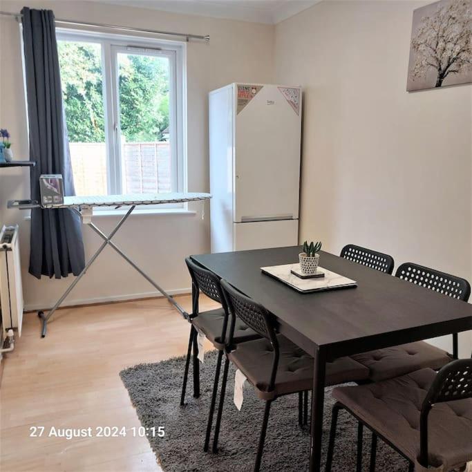 3 Bedroom House In Beckton Londres