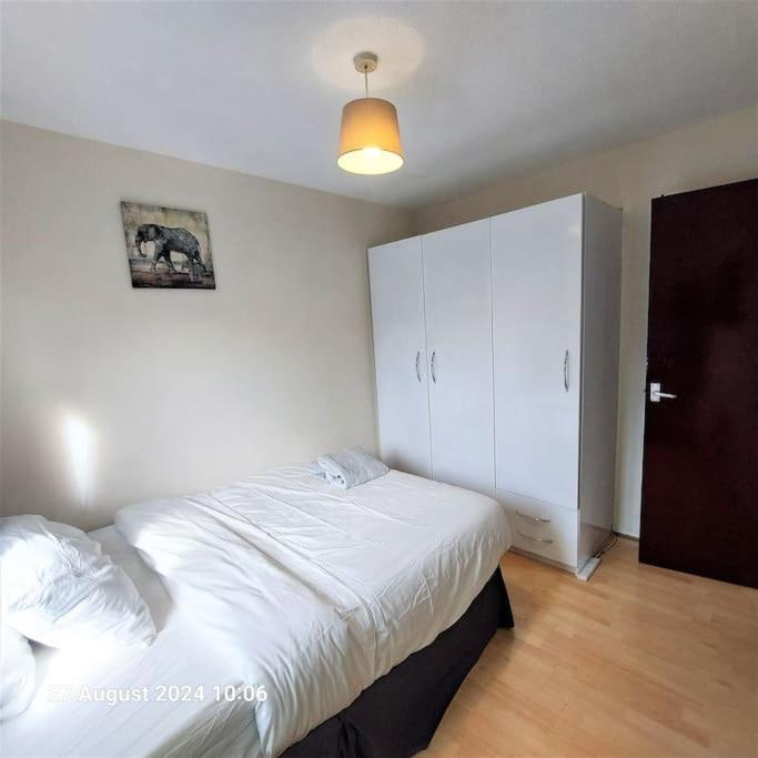 3 Bedroom House In Beckton Сasa de vacaciones