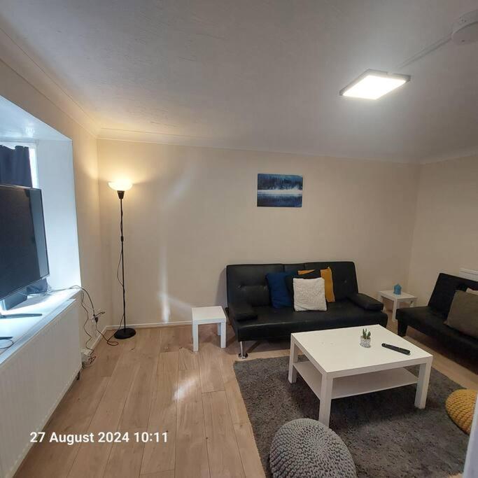Сasa de vacaciones 3 Bedroom House In Beckton