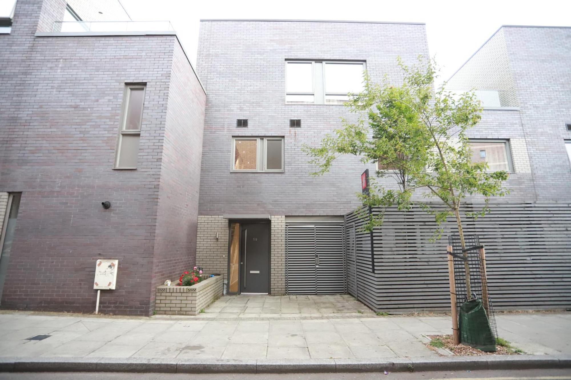 Apartamento Spacious 3-story Retreat With Rooftop Terrace And Modern Amenities *