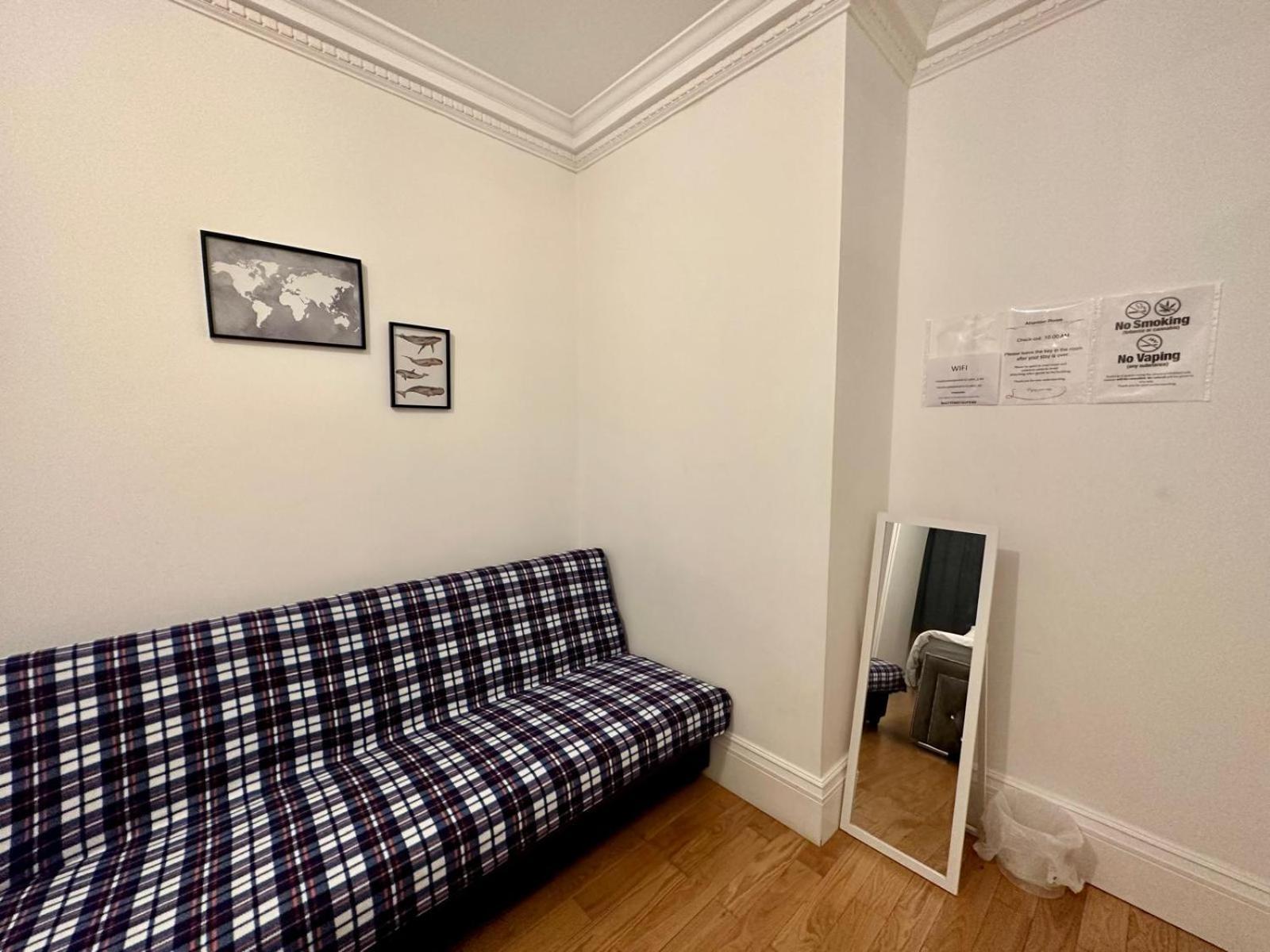 Séjour chez l'habitant Opposite Of Edgware Road Tube Station, Short Walk To Marble Arch Londres
