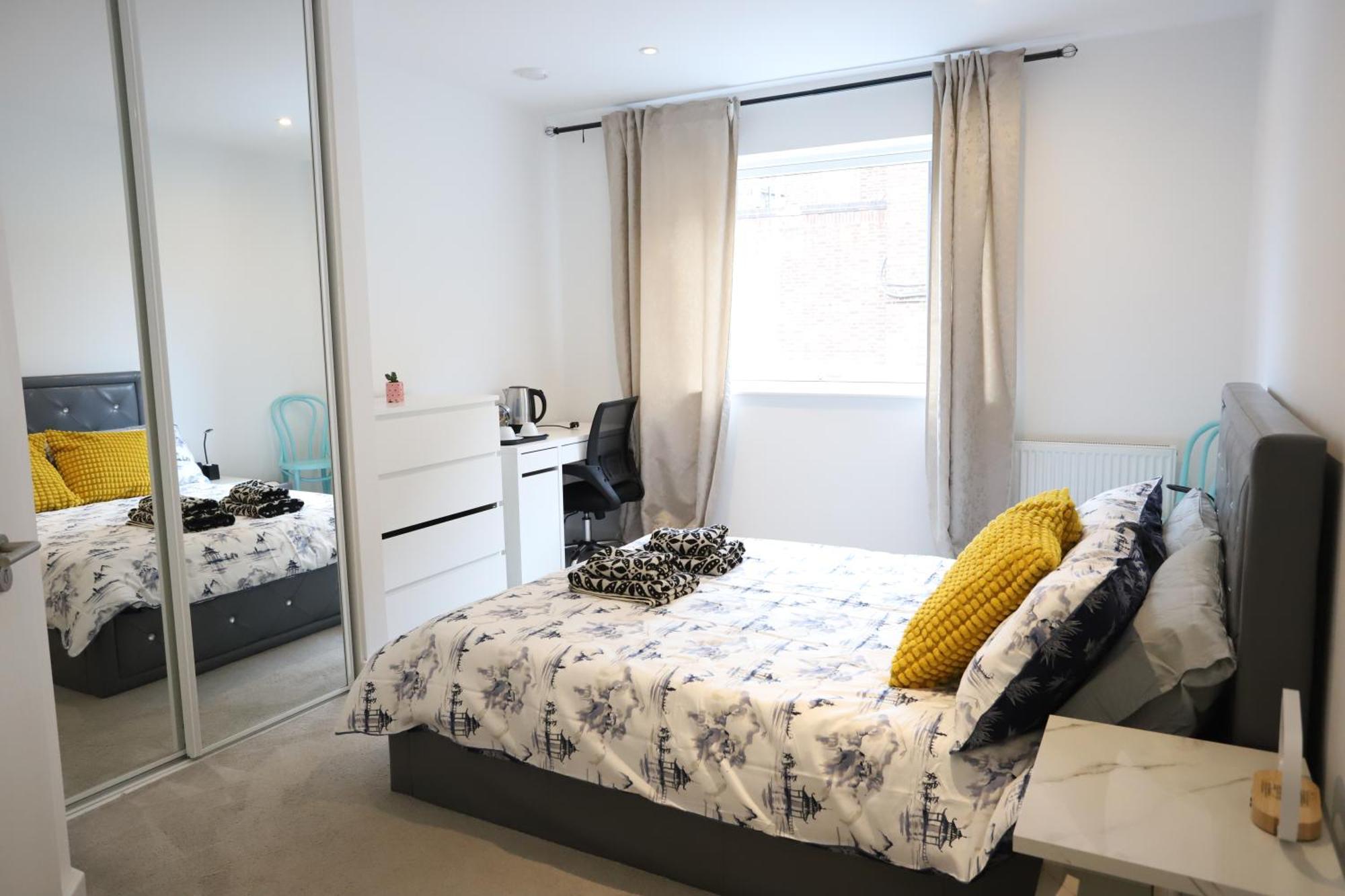 Apartamento Spacious 3-story Retreat With Rooftop Terrace And Modern Amenities