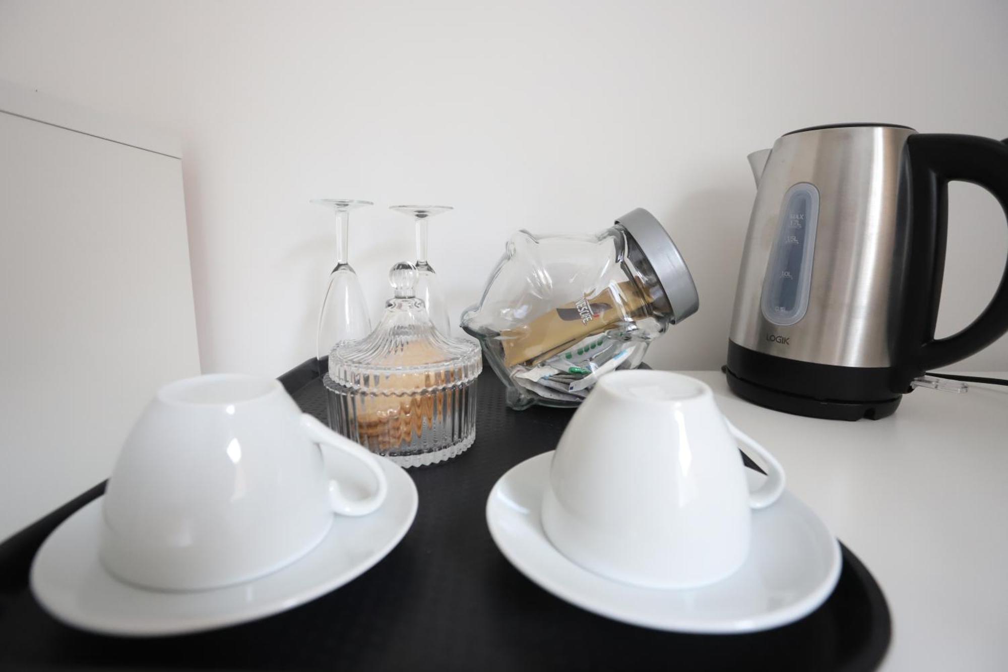 Apartamento Spacious 3-story Retreat With Rooftop Terrace And Modern Amenities *