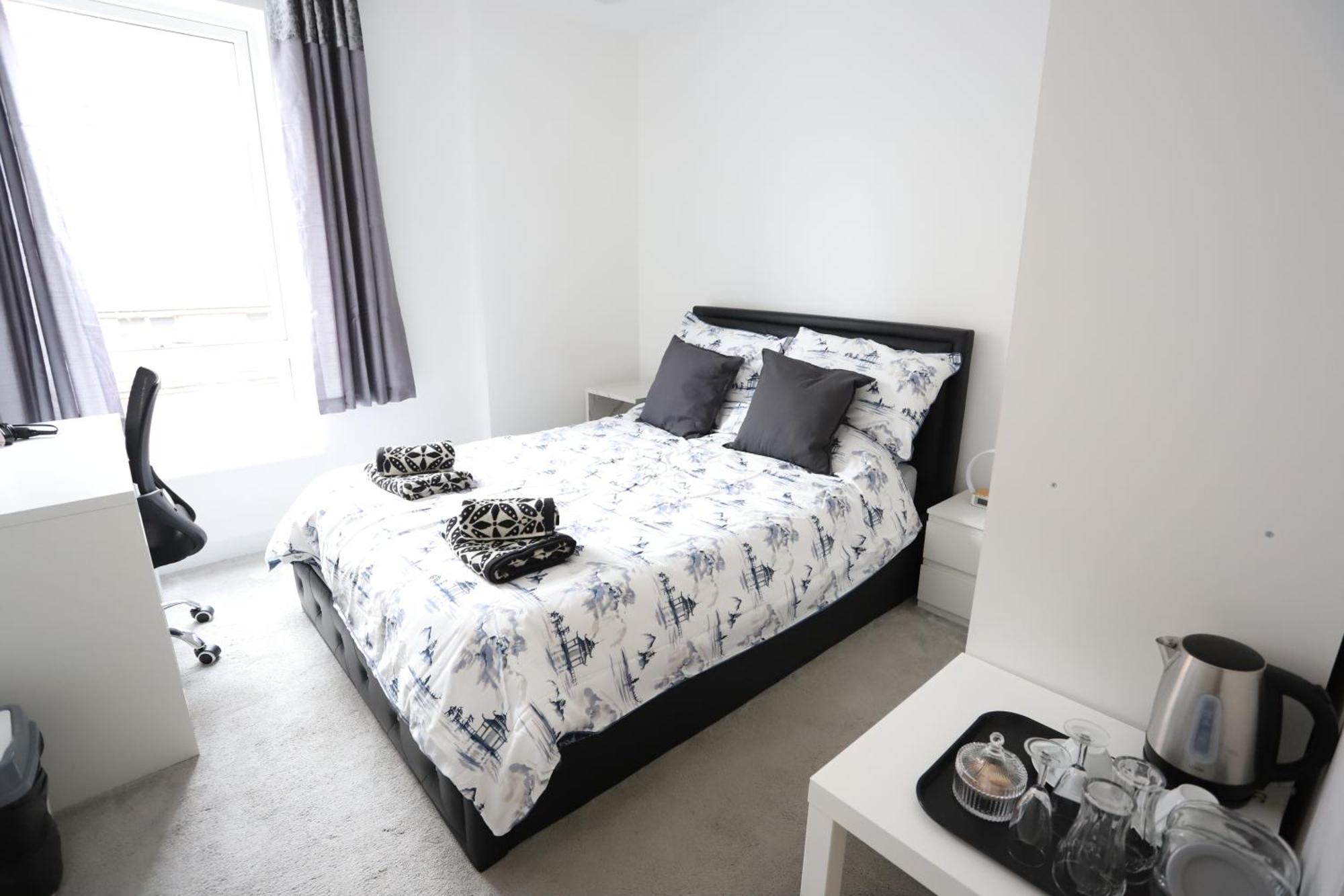Apartamento Spacious 3-story Retreat With Rooftop Terrace And Modern Amenities Londres