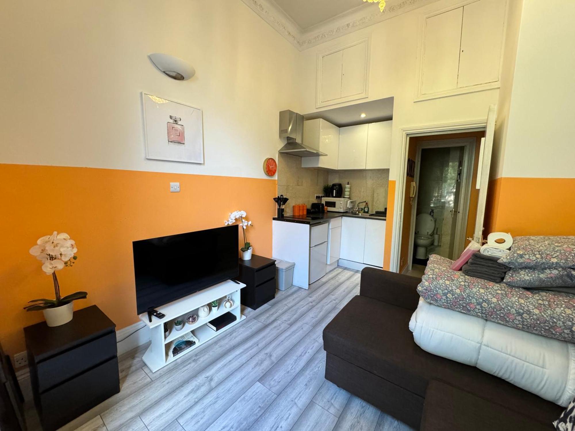 Central, Compact And Fashion Flat For 4 People With Breakfast In Kensington Zone 1