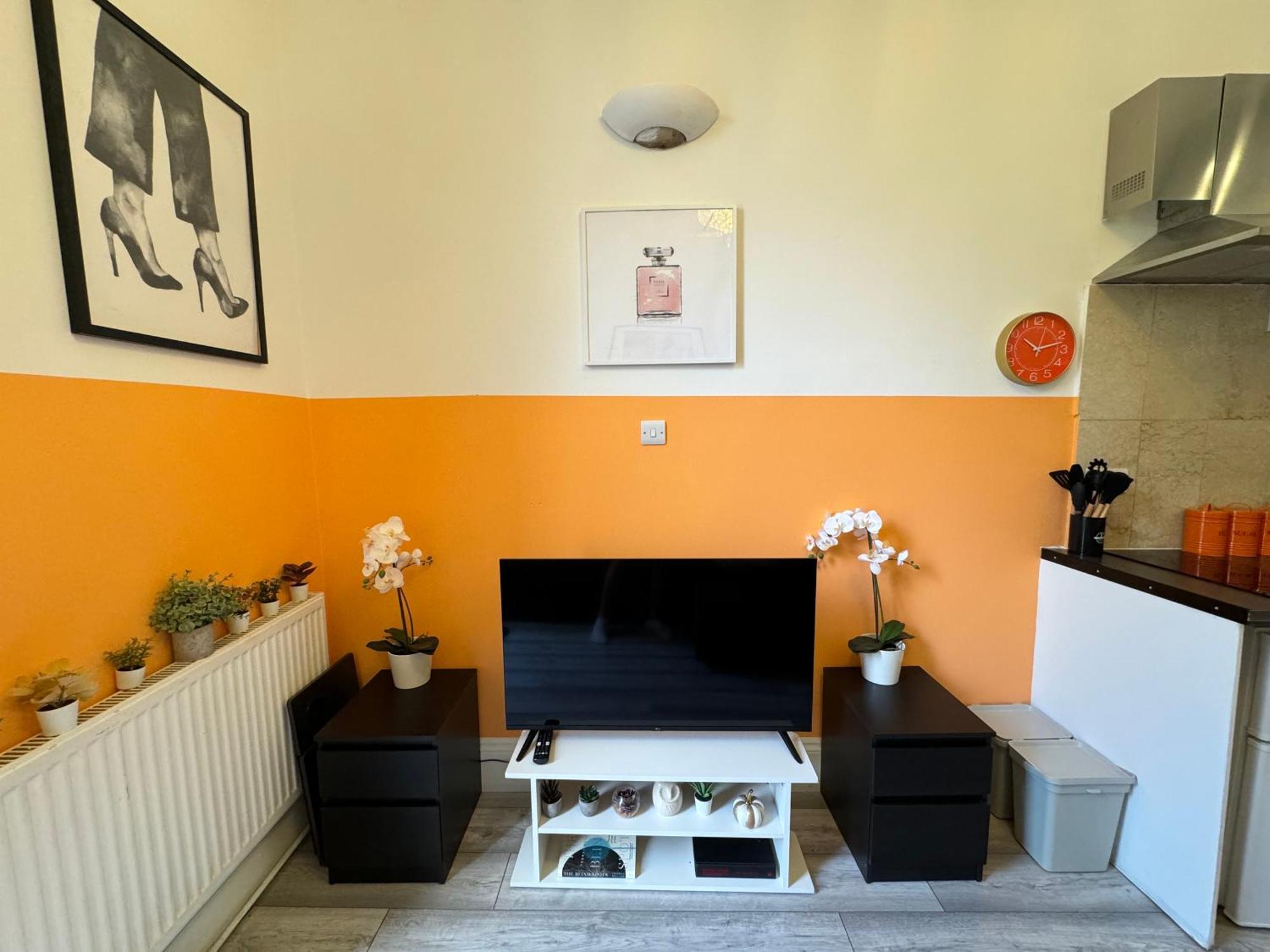 Central, Compact And Fashion Flat For 4 People With Breakfast In Kensington Zone 1