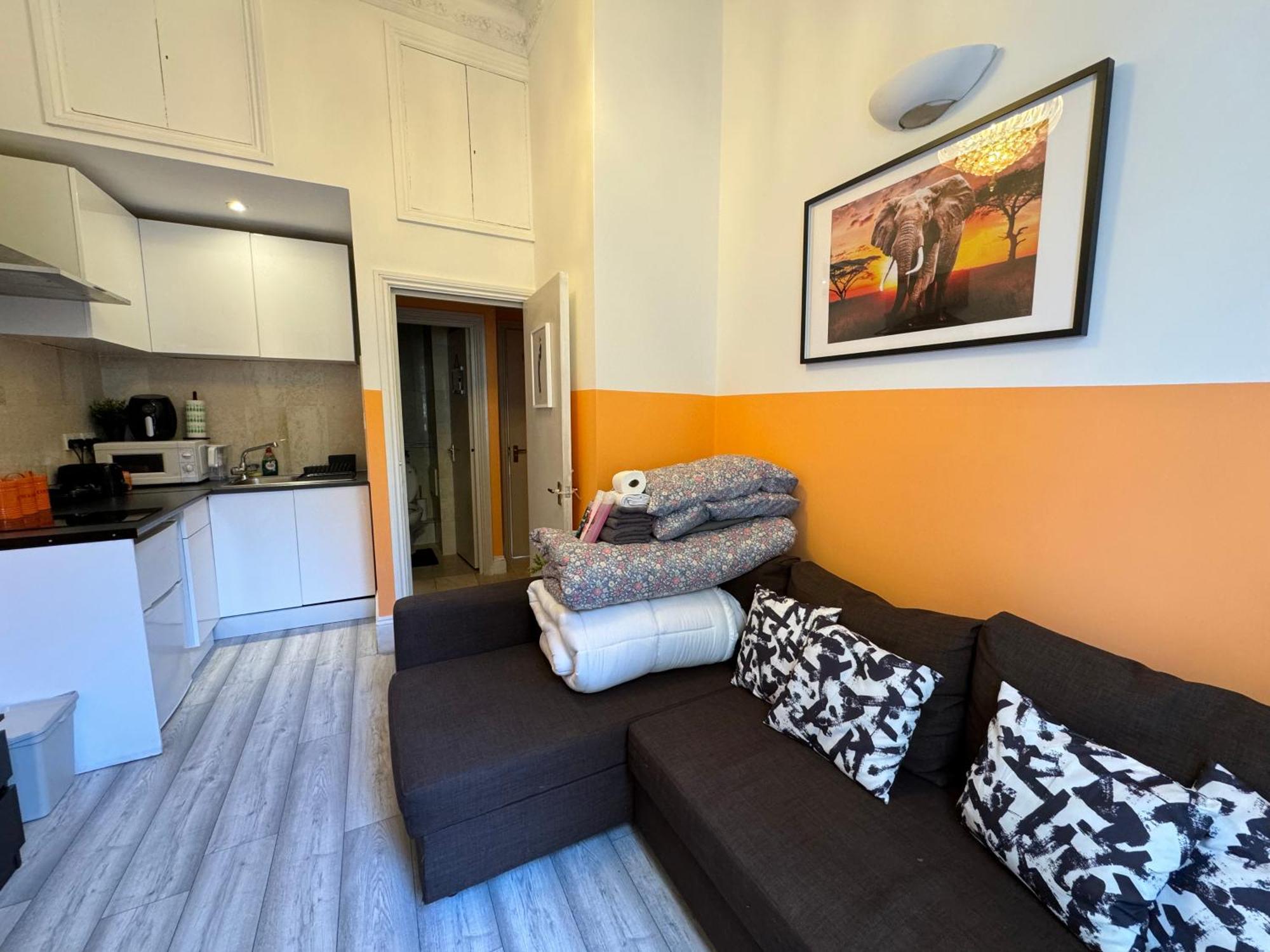 Central, Compact And Fashion Flat For 4 People With Breakfast In Kensington Zone 1 *