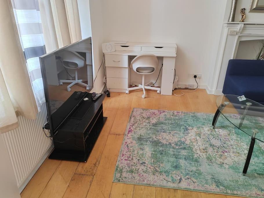 Two Bedroom In Paddington, Apartamento Londres