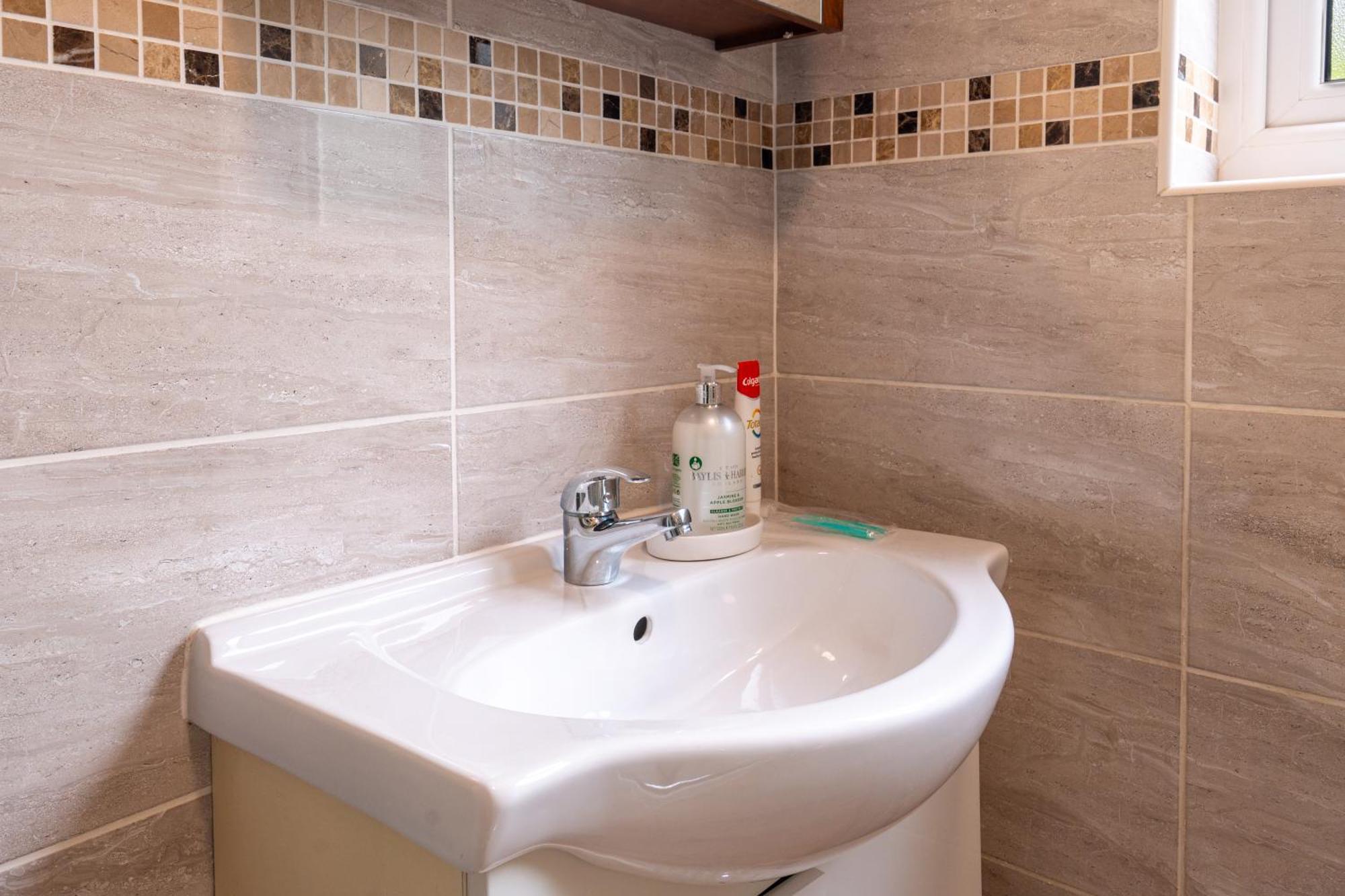 2 Bed, Wembley, Ealing, Londres