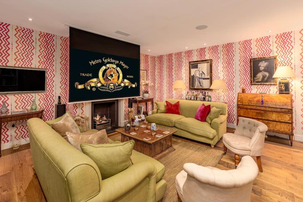 Stunning Notting Hill 3 Bed With Air Con *