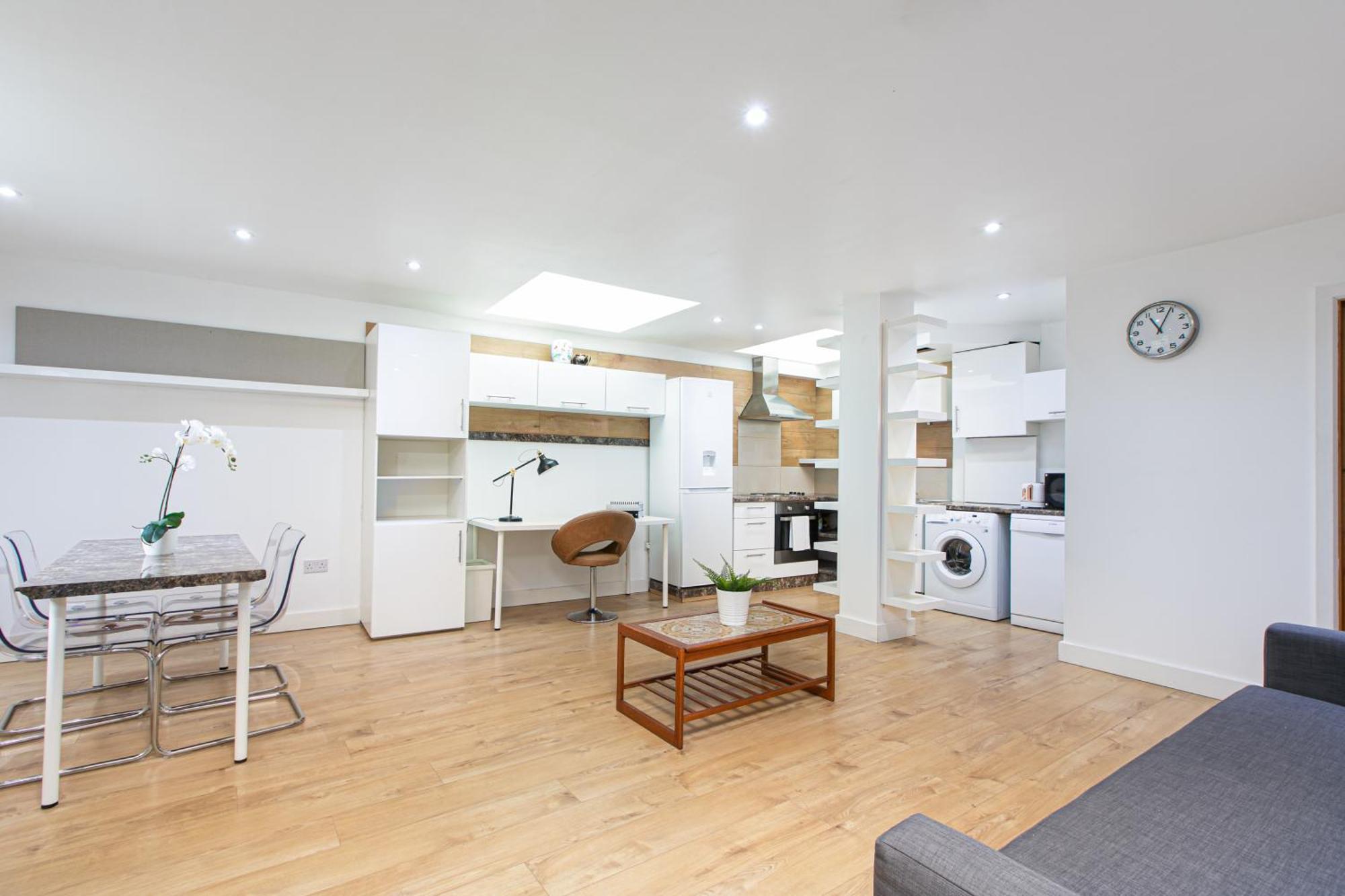 Skyvillion - One Bedroom By King's Cross Apartment London