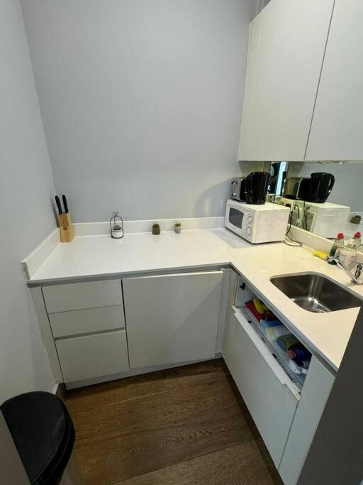 Sleep 4 In Heart Of Fitzrovia Near Oxford Cl6 * London