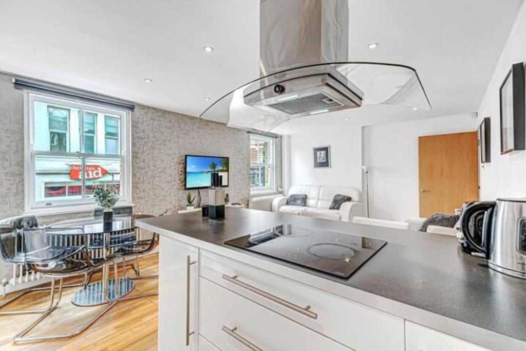 Two Br Flat 5 Mins Walk From Eye G96 Apartment *