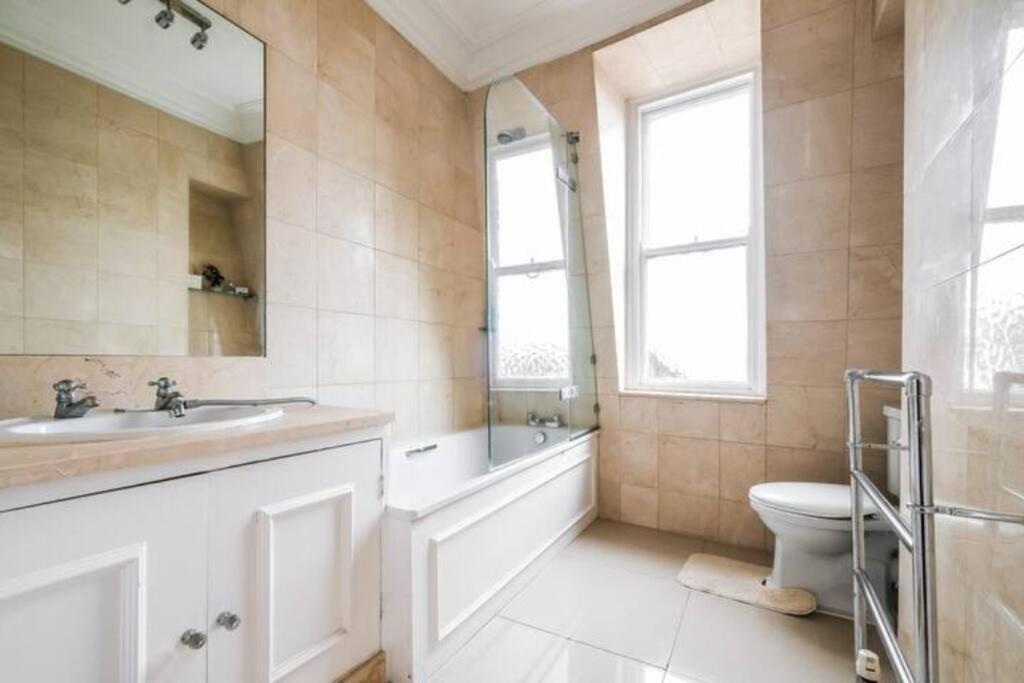 Harrods-knightsbridge Flat In Kb89