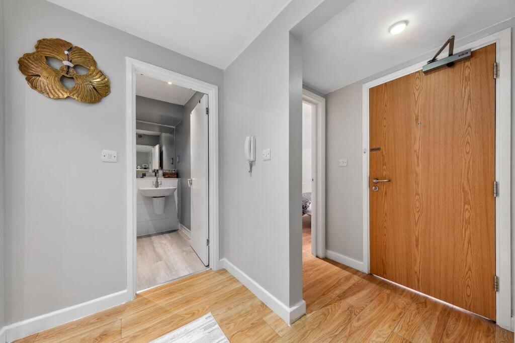 3 Bedroom Flat In Mayfair Hy4