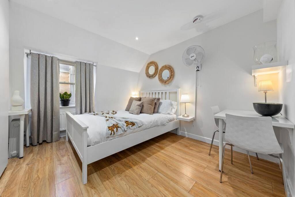 Apartamento 3 Bedroom Flat In Mayfair Hy4 Londres