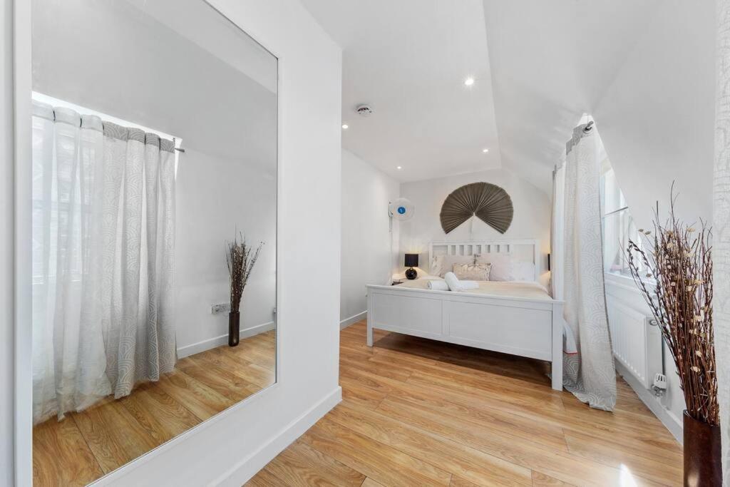 Apartamento 3 Bedroom Flat In Mayfair Hy4 Londres