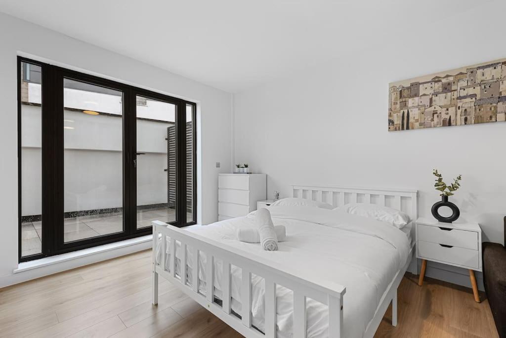 Spacious Sleep 14 - 1 Min From Tooting Station Mr3 Appartement *