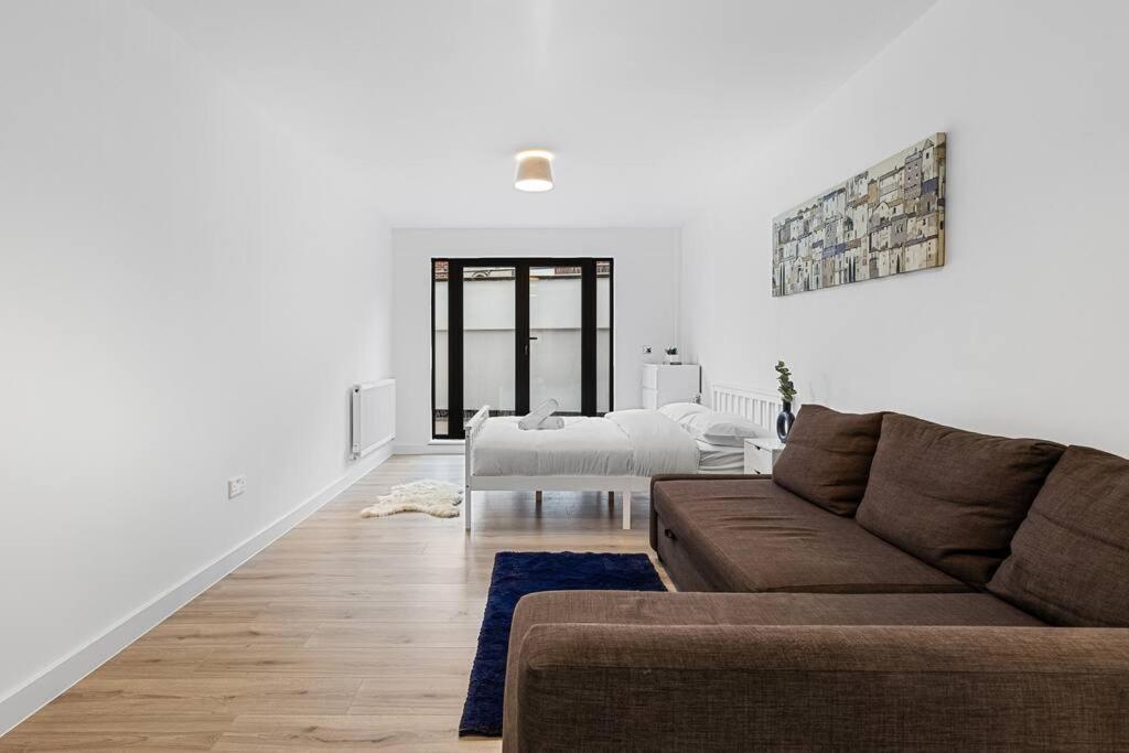 Appartement Spacious Sleep 14 - 1 Min From Tooting Station Mr3 *
