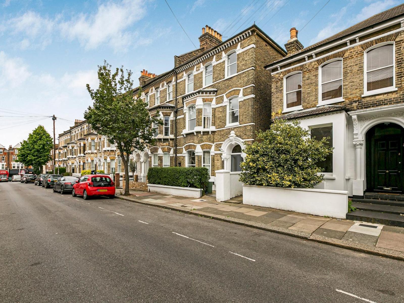 Pass The Keys Elegant Getaway House In Vibrant Clapham Juction Hébergement de vacances