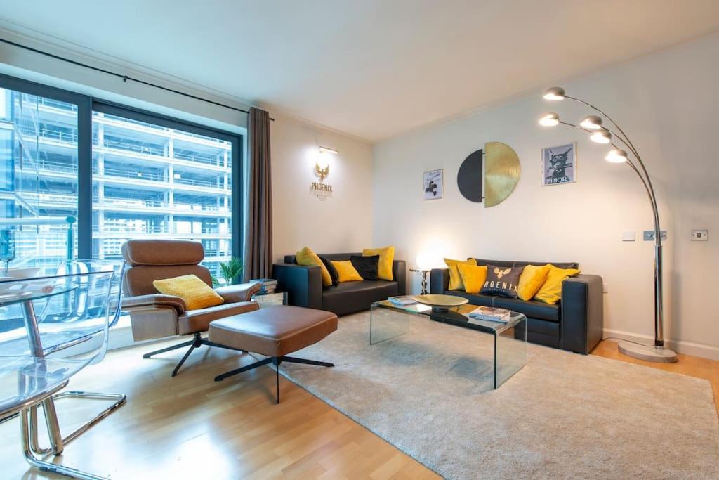 24hr Concierge, Gym, Pool, Museum, Shopping Centre Appartement *
