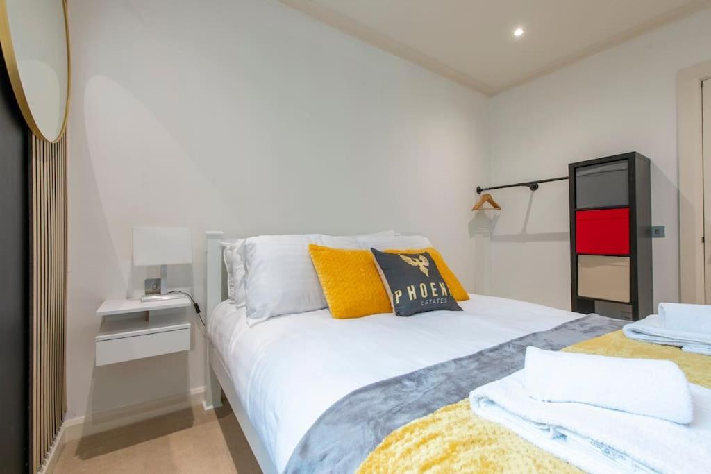 Appartement 24hr Concierge, Gym, Pool, Museum, Shopping Centre *