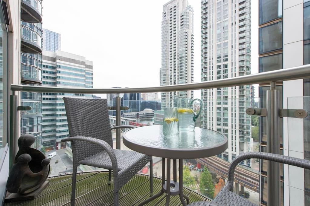24hr Concierge, Gym, Pool, Museum, Shopping Centre Appartement *