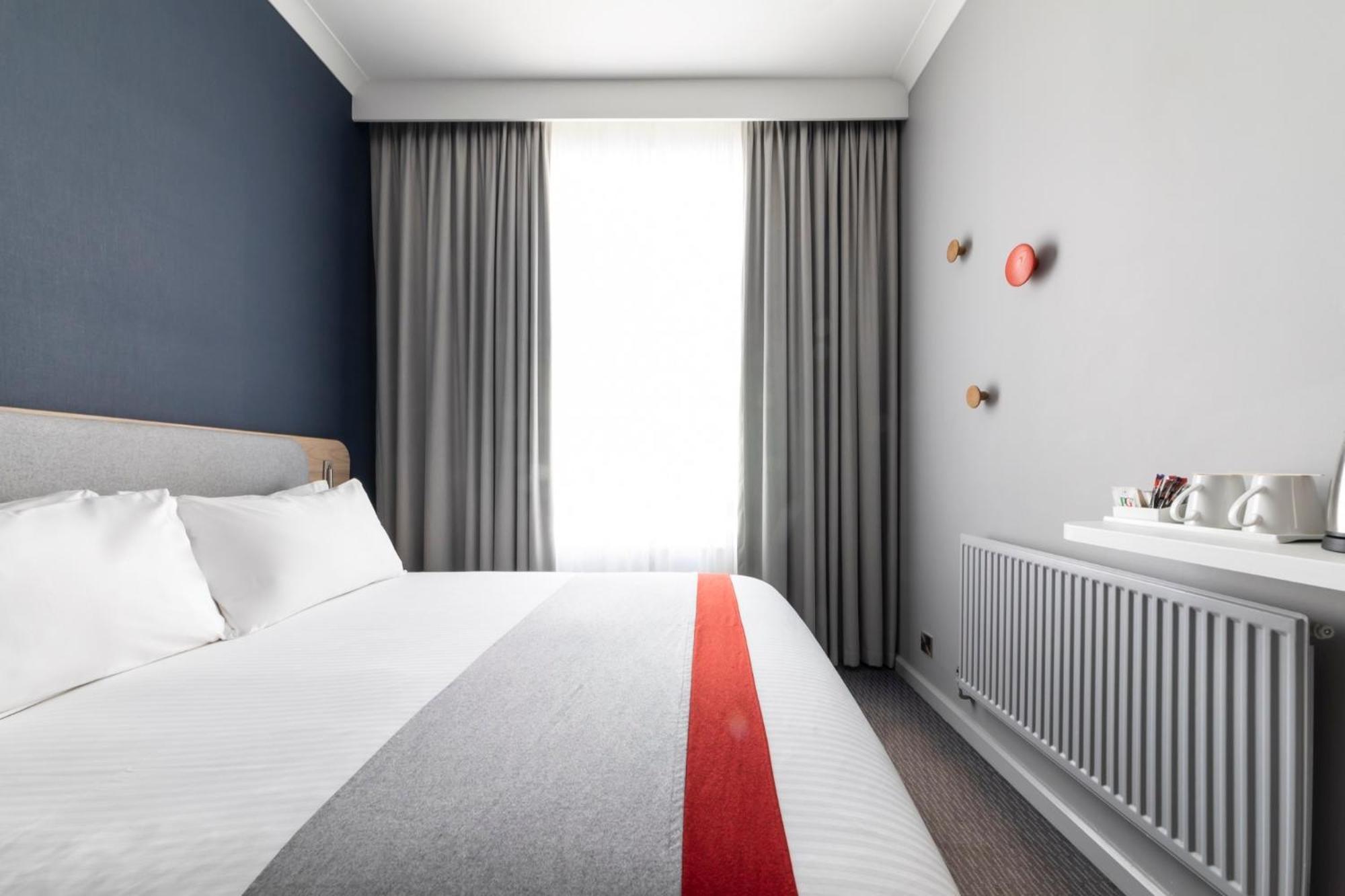 Holiday Express Victoria By Ihg Hotel